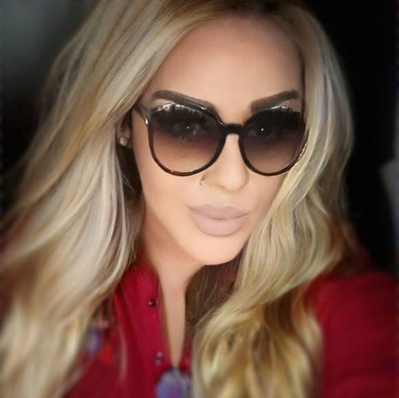 Clothes, Hair And Makeup, Home Decor, Jewelry! - Picture 2 of 7